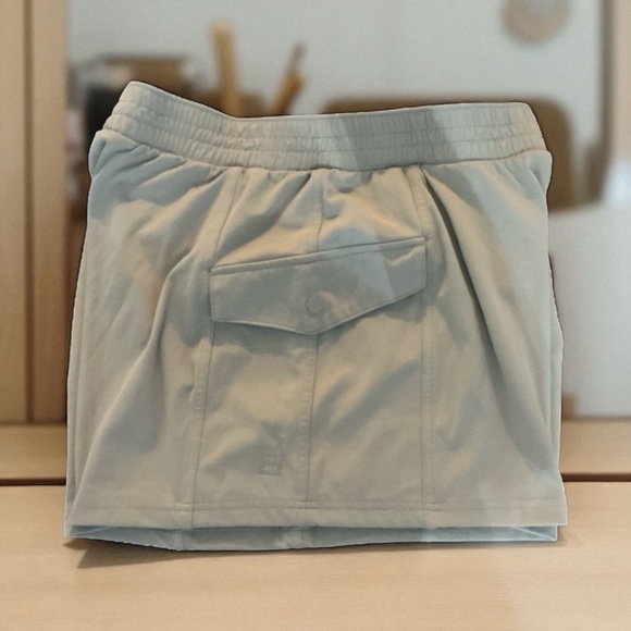 Avalanche Women's Cargo Shorts in Light Tan - Picture 3 of 6